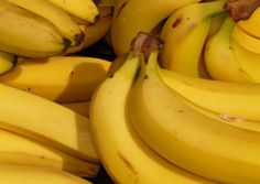 Consejos de salud con pepino, guineo y papaya.