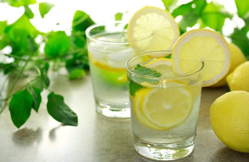 Vamos a desintoxicar el cuerpo con limón y apio