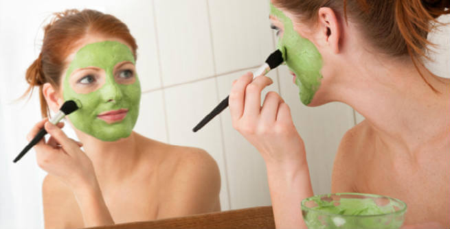 6 eficientes mascarillas caseras para eliminar manchas en la piel